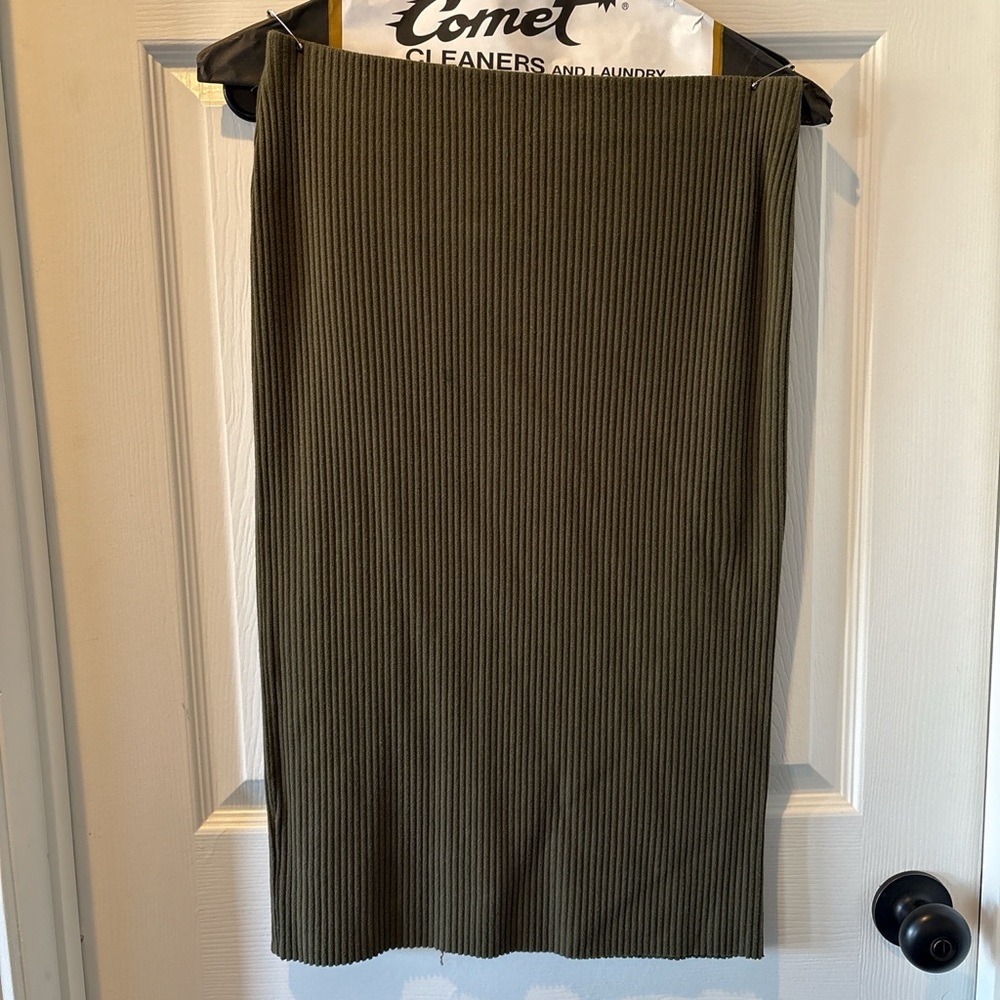 H&M Olive Ribbed Pencil Skirt
